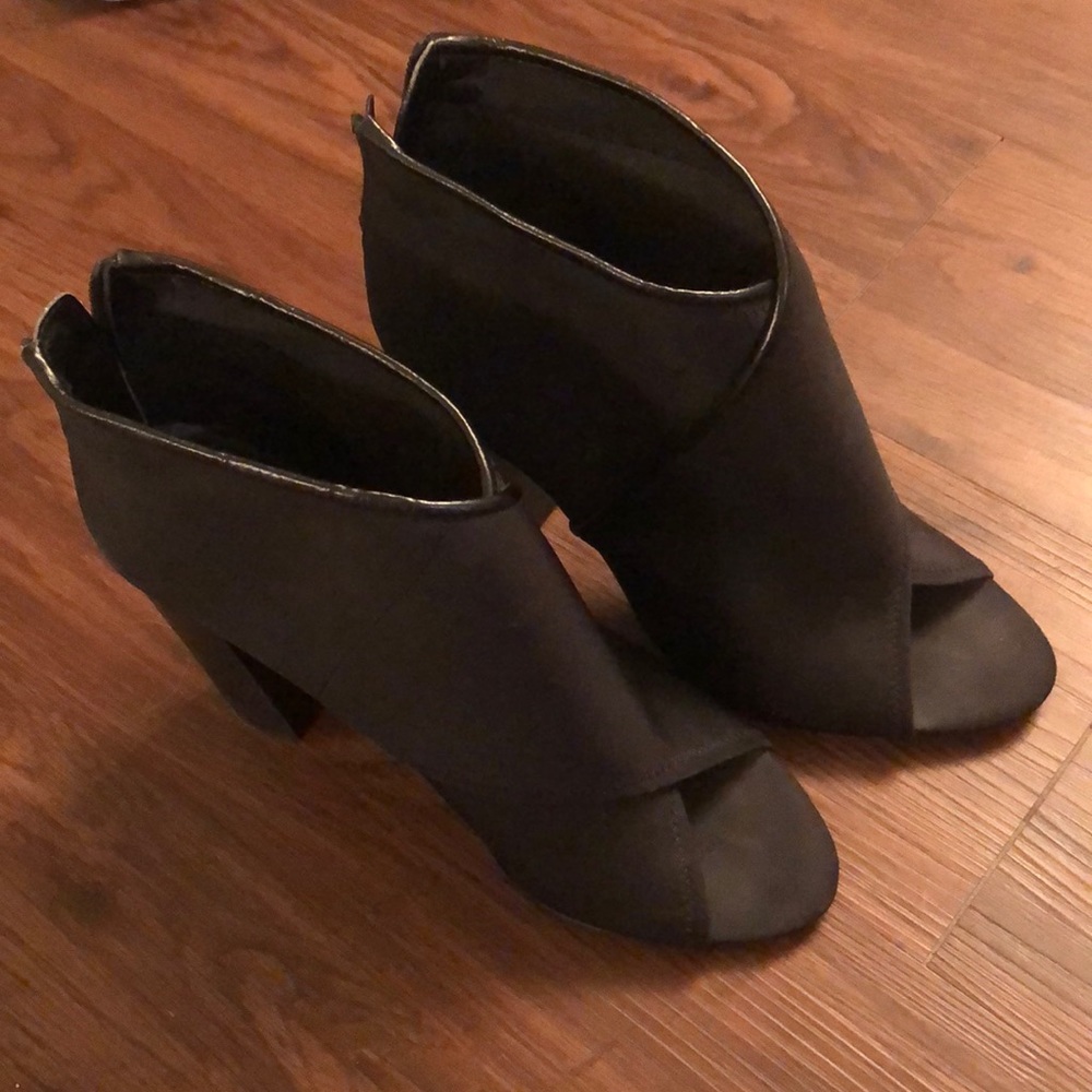 Aldo Black Booties Size 8